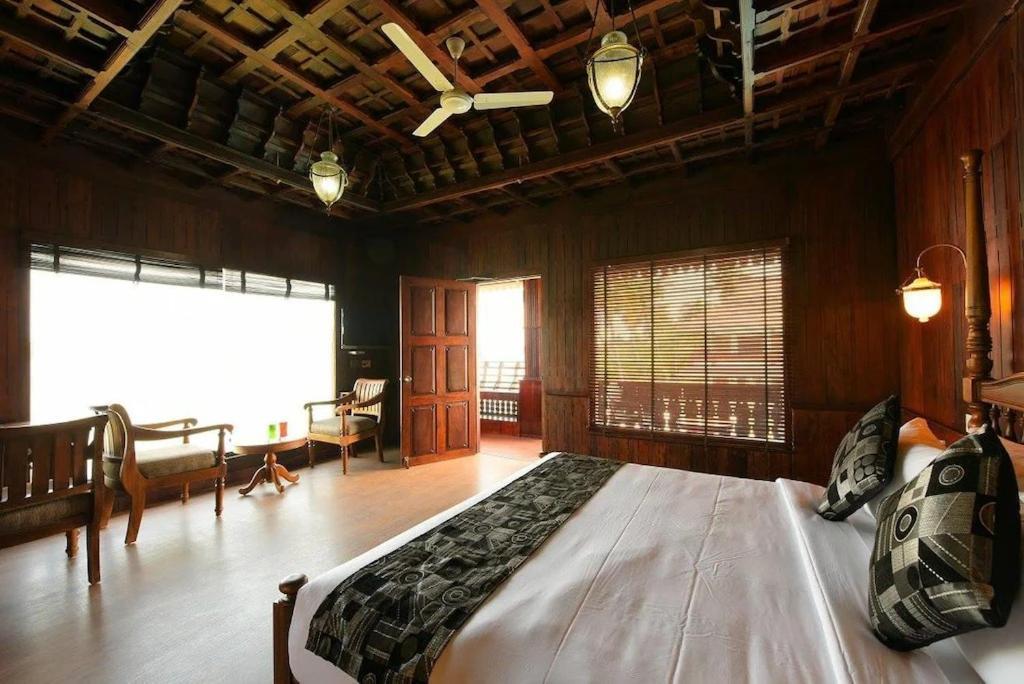 Sea Lagoon Health Resort Kochi Exterior photo